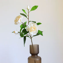 Load image into Gallery viewer, Gardenia Artificial Silk Flower 61cm Stem Cream GARDENIA0002
